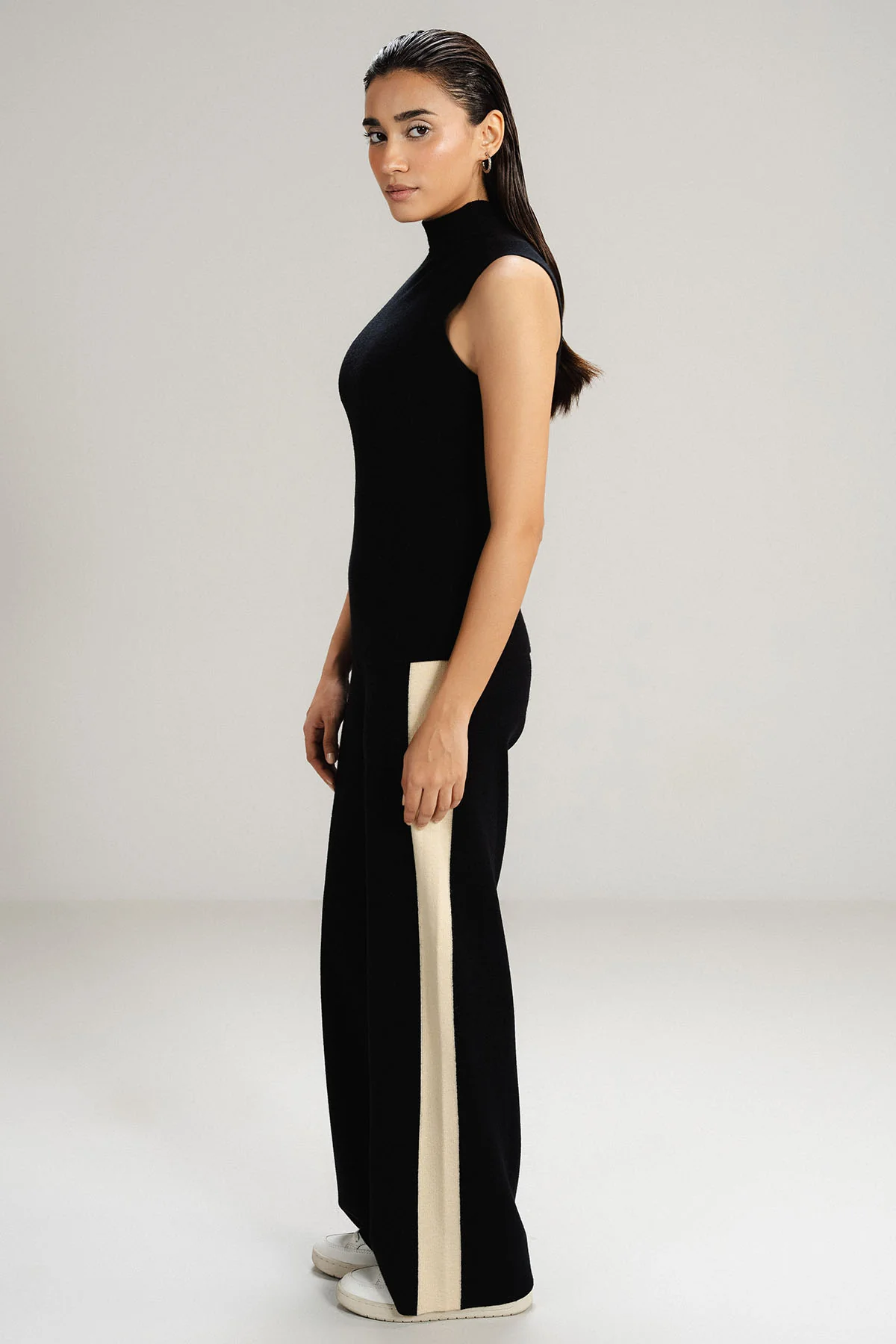 BLACK CO-ORD SET - KNIT WEAR - Image 4