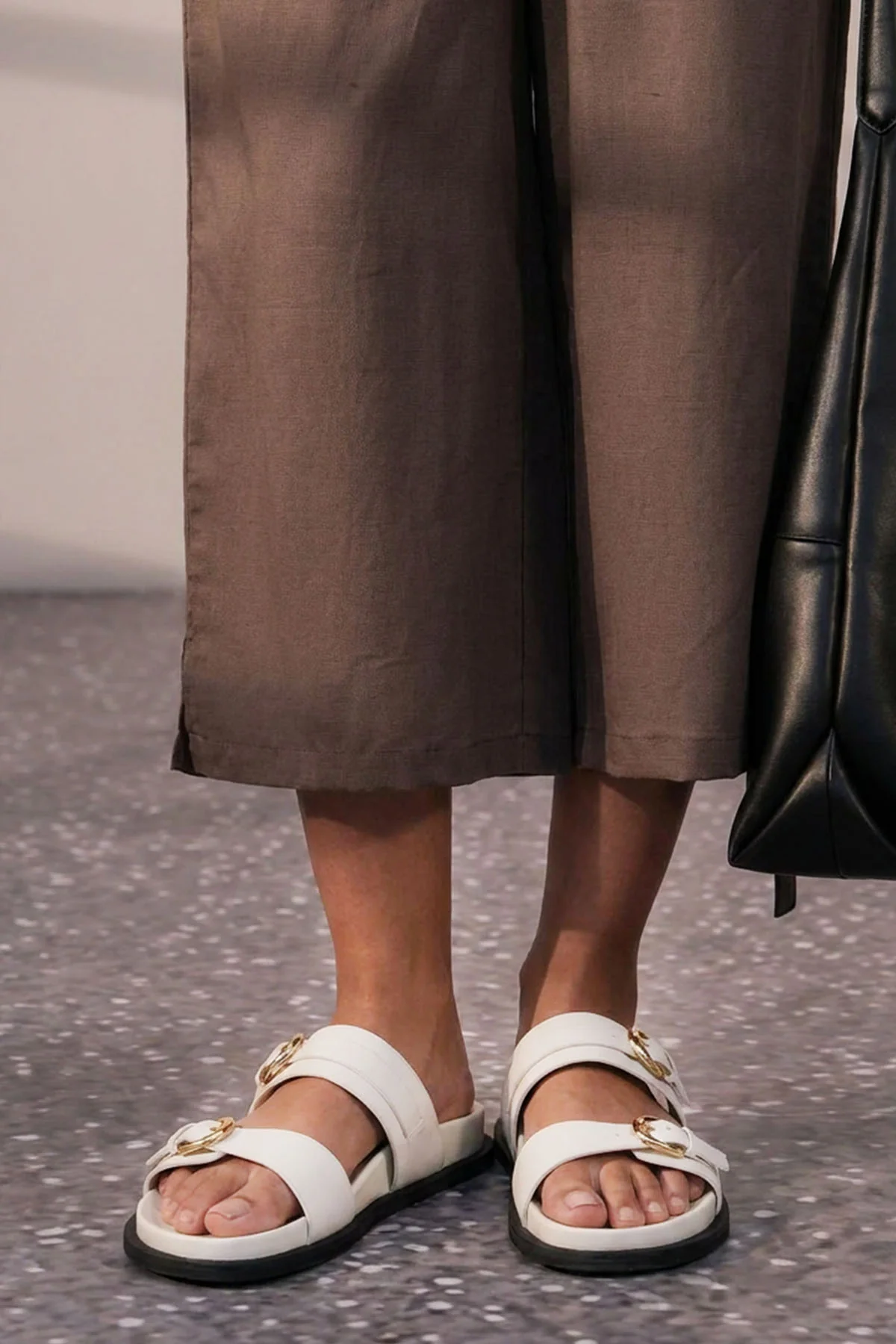 BUCKLED SLIDER SANDALS - Image 5