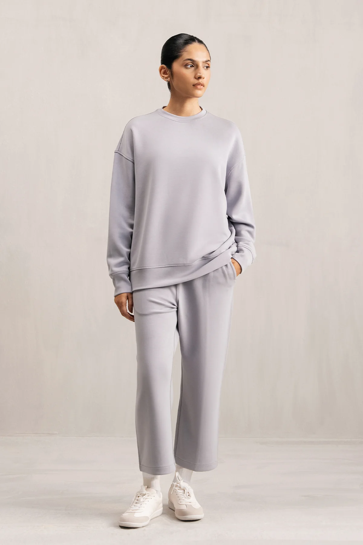 BASIC OVERSIZED SWEATSHIRT