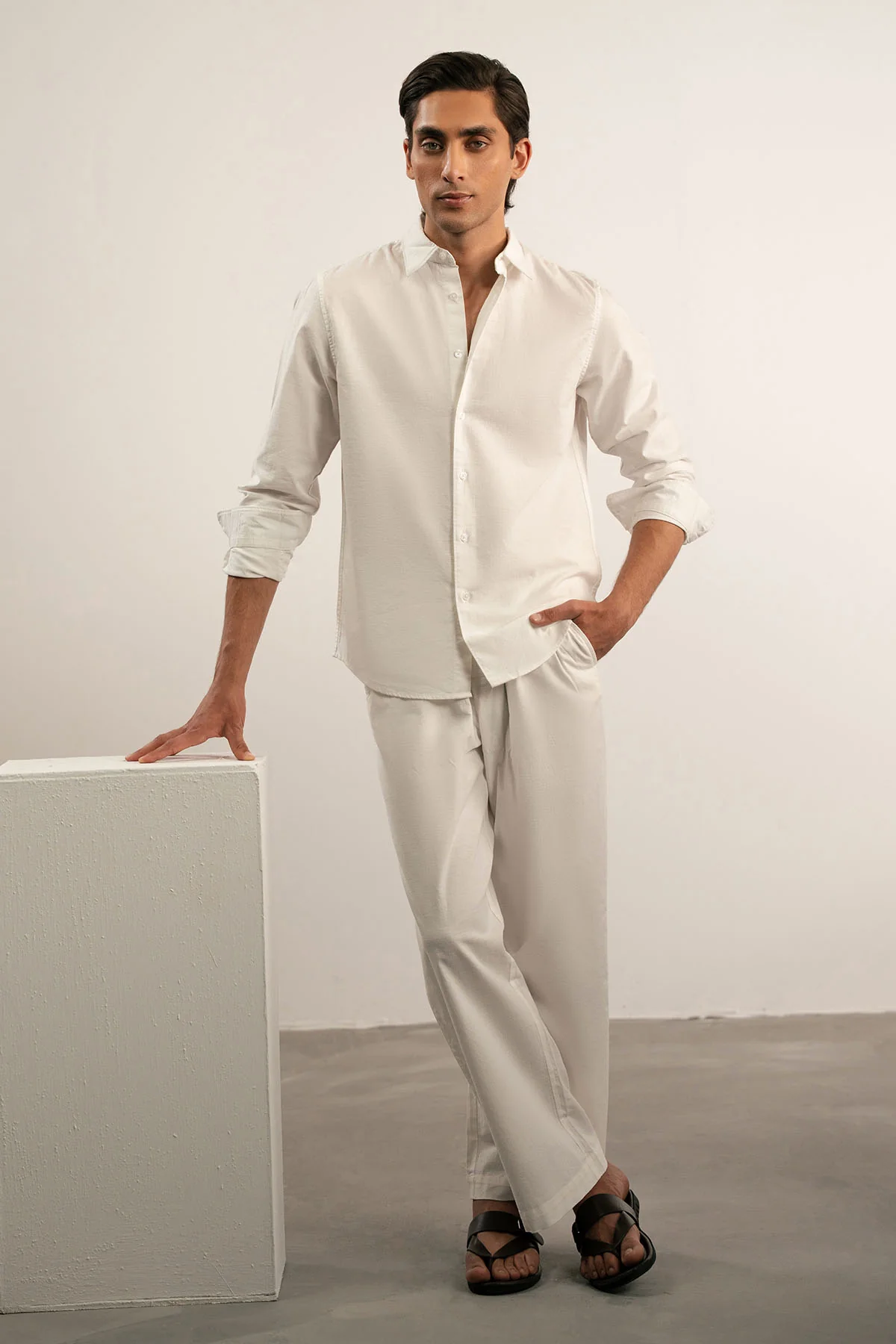 CLASSIC LINEN SHIRT - Image 4