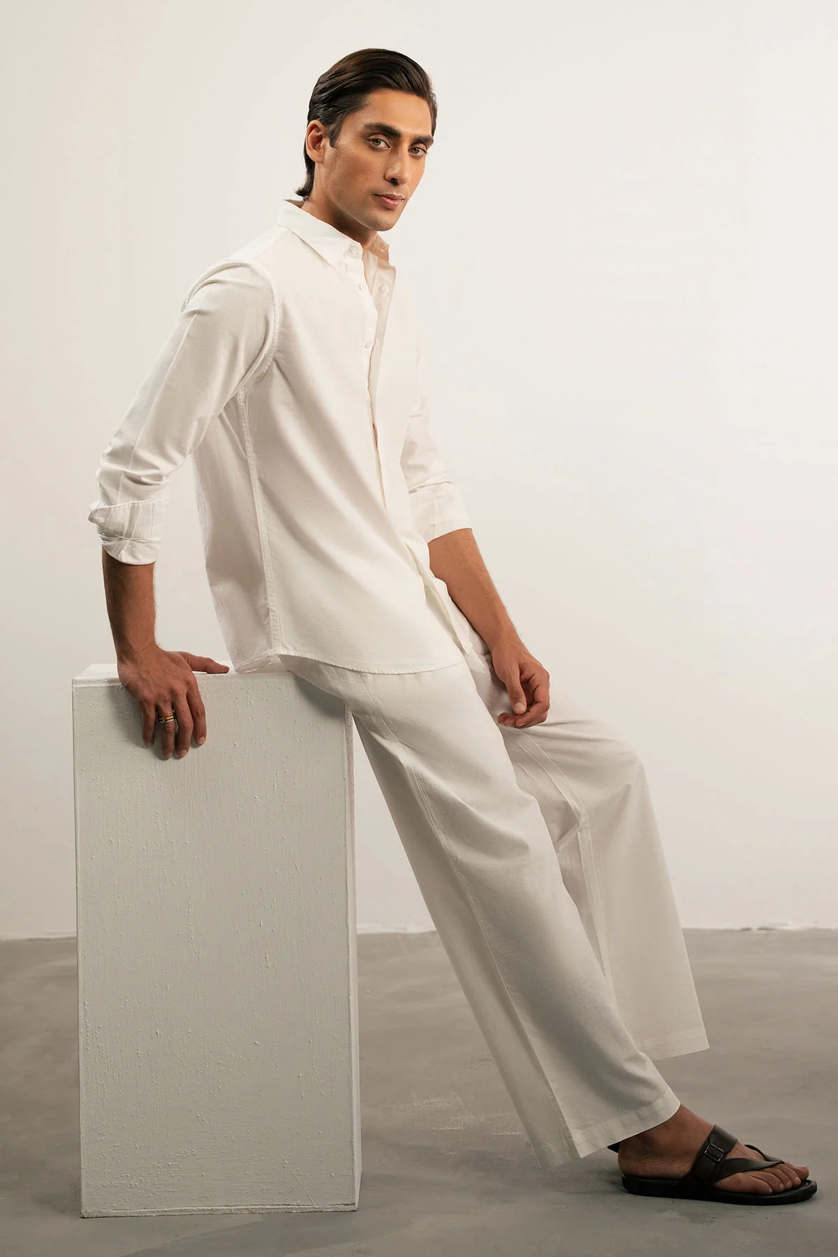 CLASSIC LINEN SHIRT - Image 8