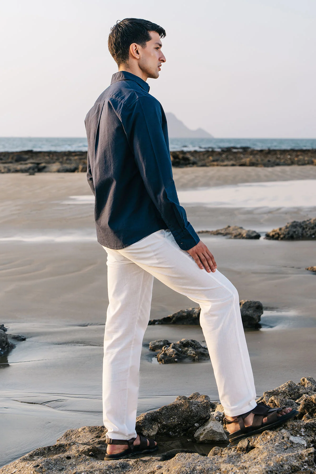 CLASSIC LINEN SHIRT - Image 6