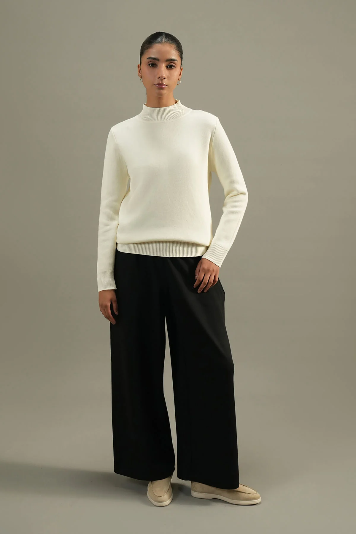 CREW NECK SWEATER