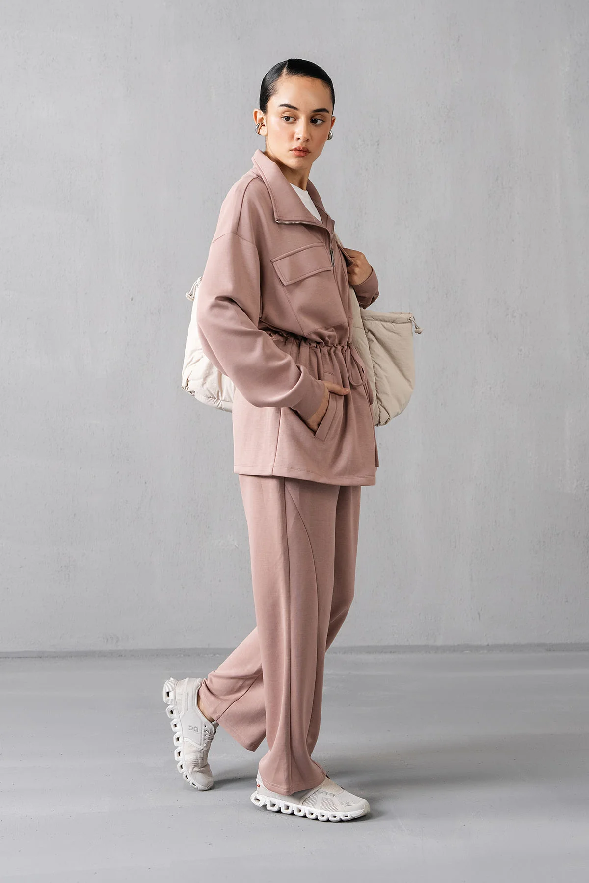 DRAWCORD HEM RELAXED PANTS - CLOUDLUX - Image 4