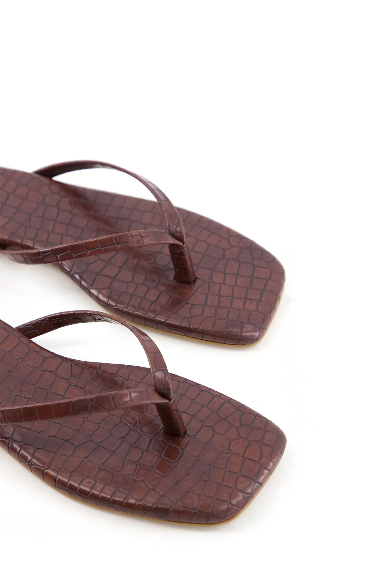 EMBOSSED CROC SLIDES - Image 2
