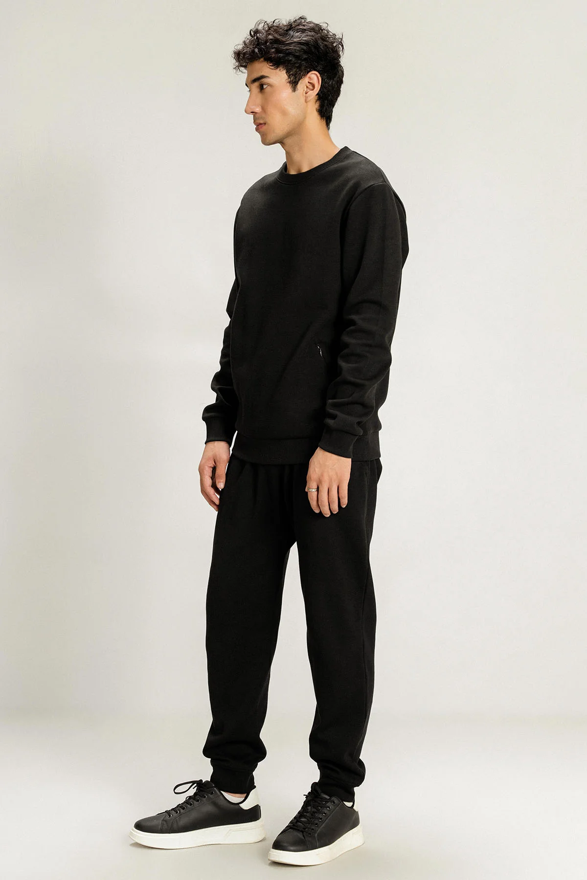 EVERY DAY SWEAT - Image 5