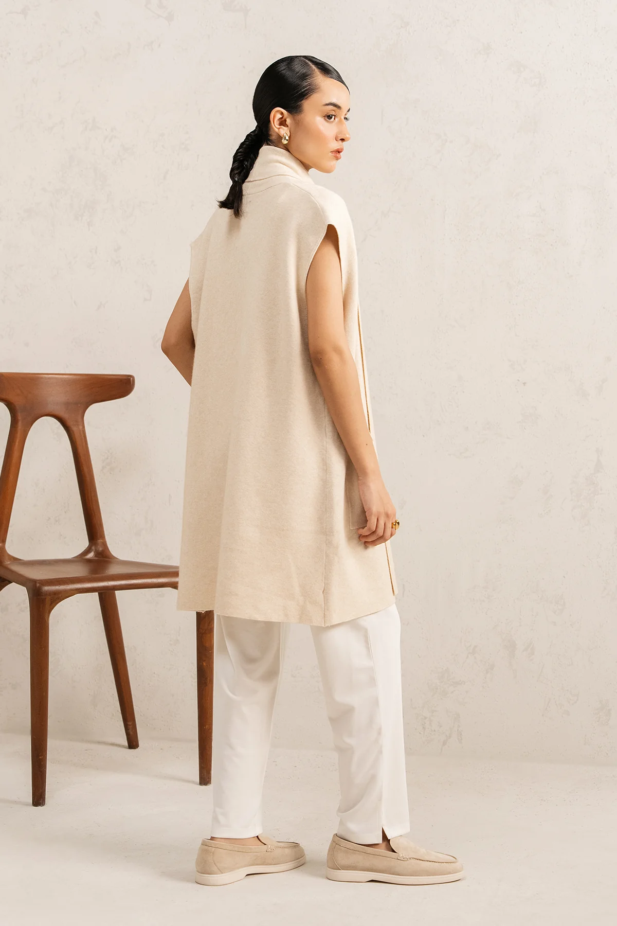 EVERYDAY SLEEVELESS CARDIGAN - Image 3