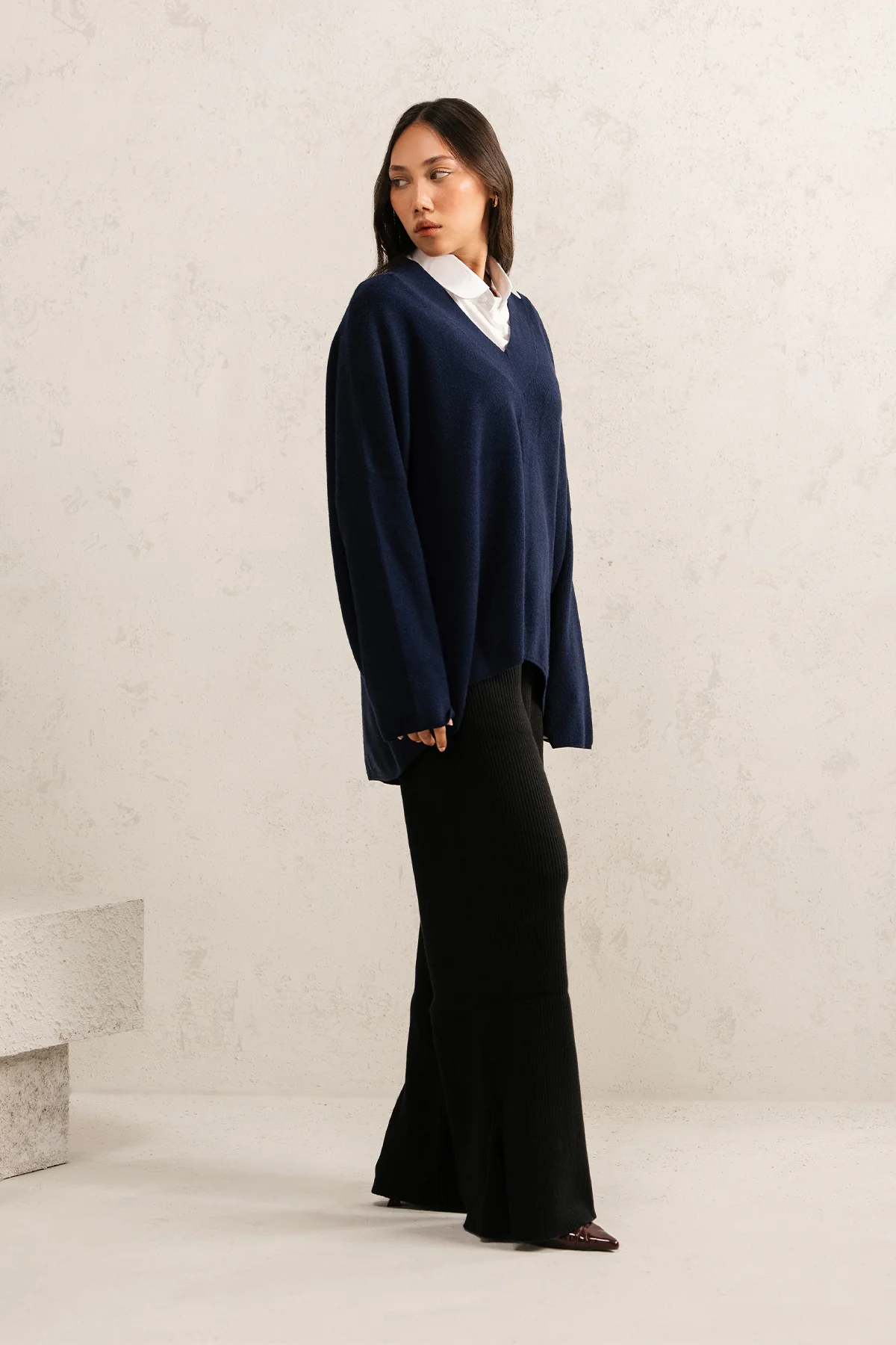 FLUID V-NECK SWEATER - Image 5