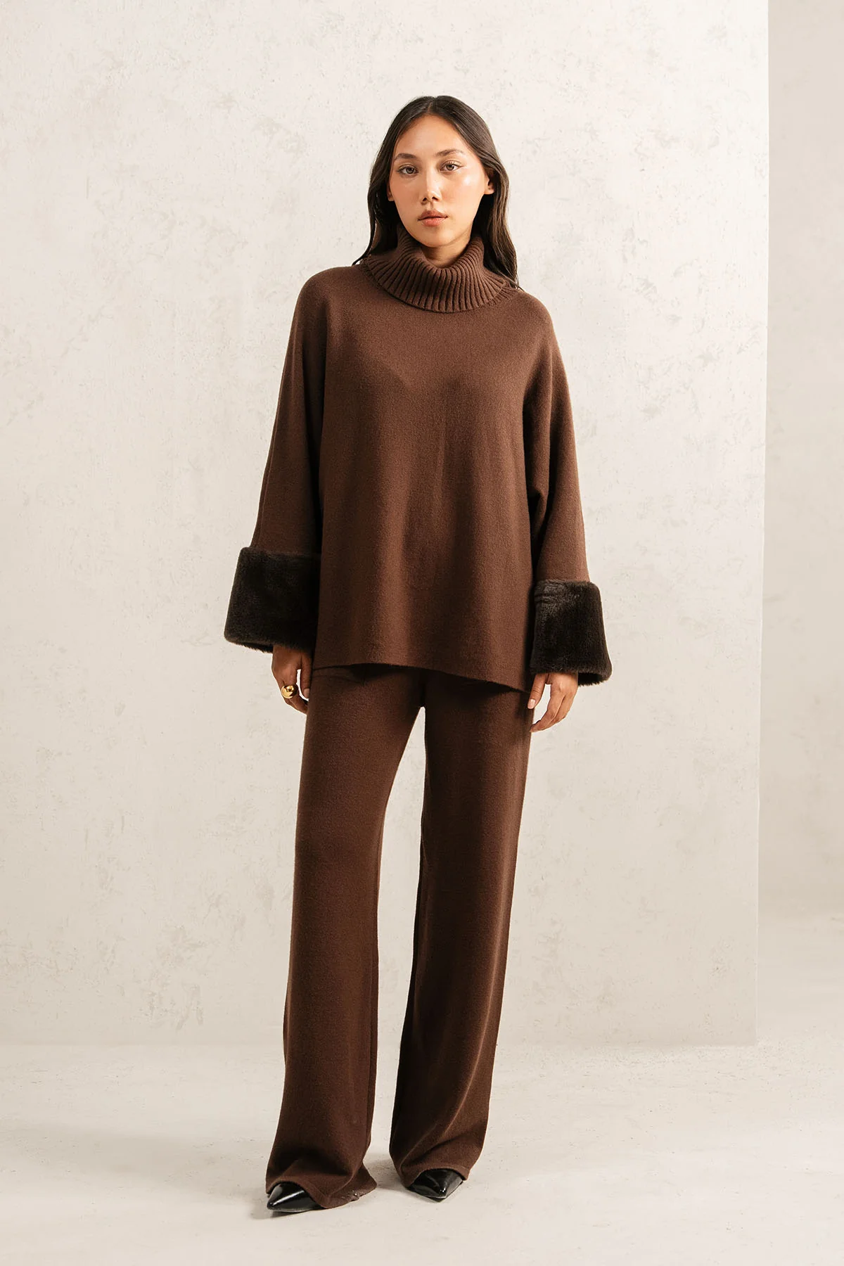 HIGH-NECK RIBBED KNIT SET