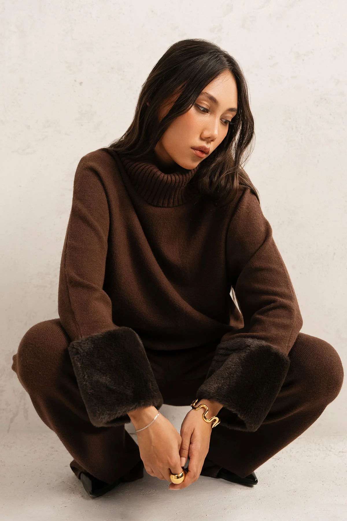 HIGH-NECK RIBBED KNIT SET - Image 7