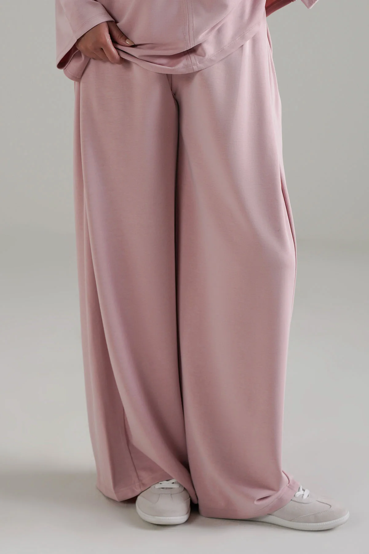 LIGHTWEIGHT WIDE-LEG PANTS-CLOUDLUX
