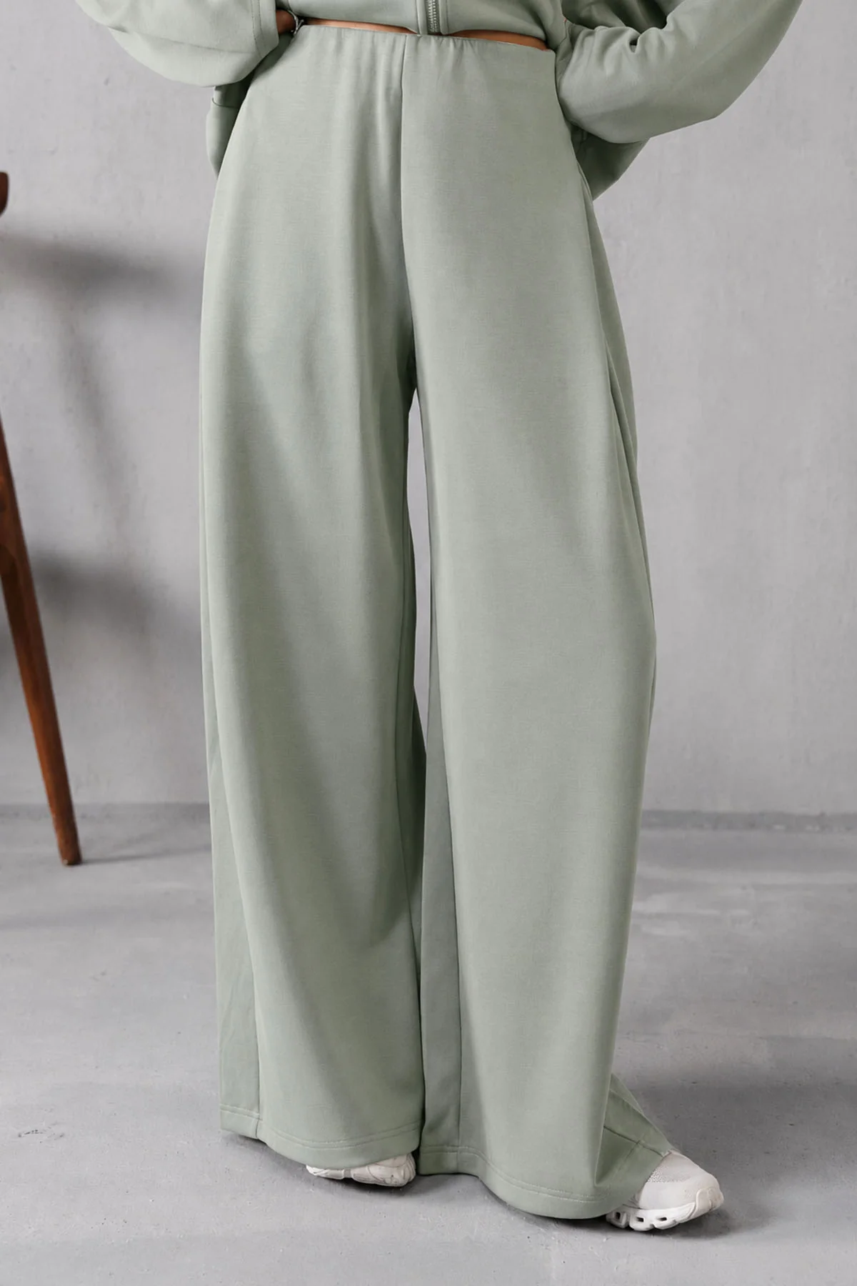 LIGHTWEIGHT WIDE-LEG PANTS-CLOUDLUX