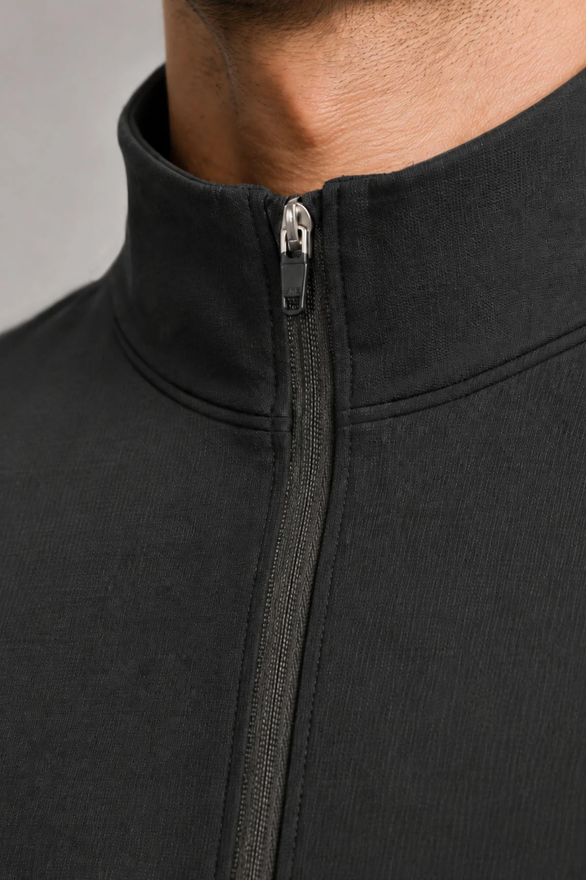 MEN TRAIN QUARTER ZIPPER-RIP STOP - Image 2