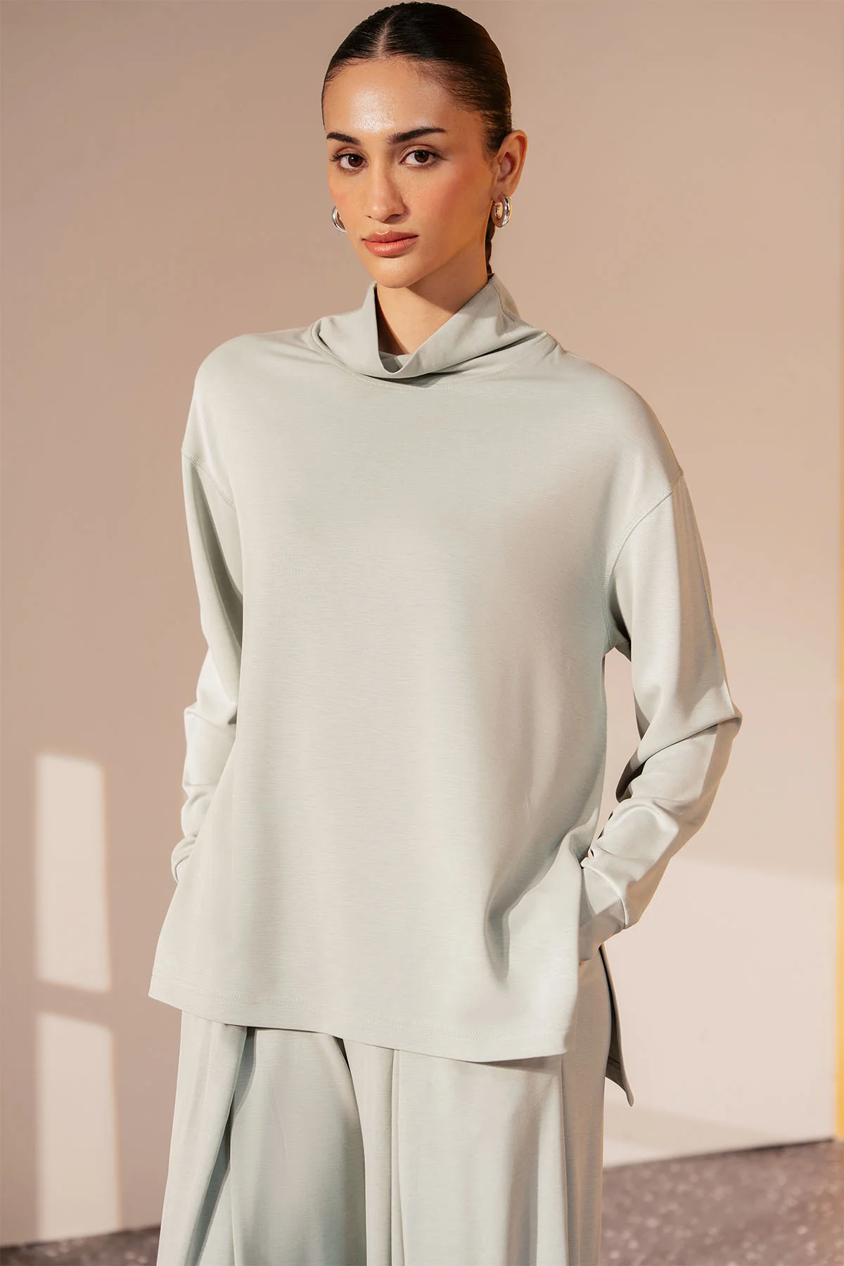 MOCK NECK SIDE SLIT CLOUDLUX