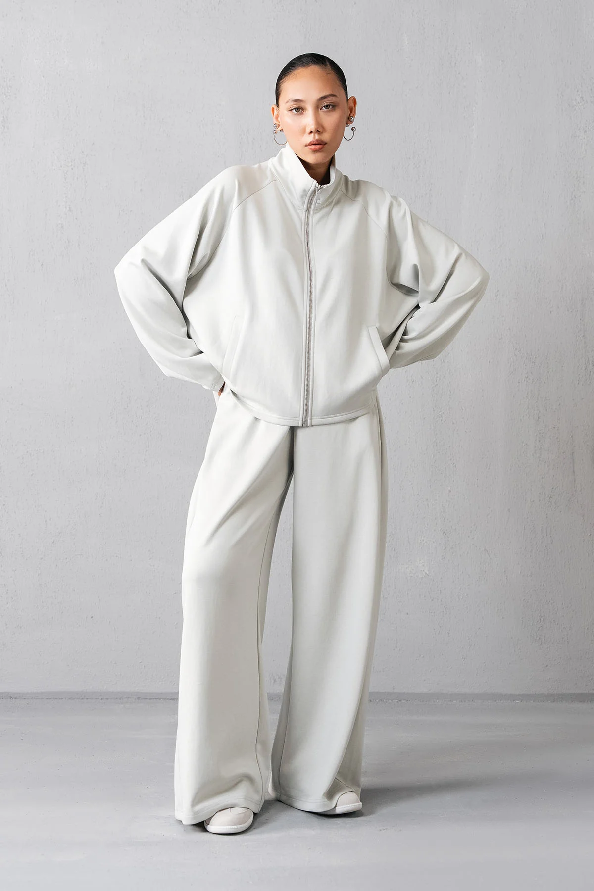 MOCK NECK ZIPPER - CLOUDLUX