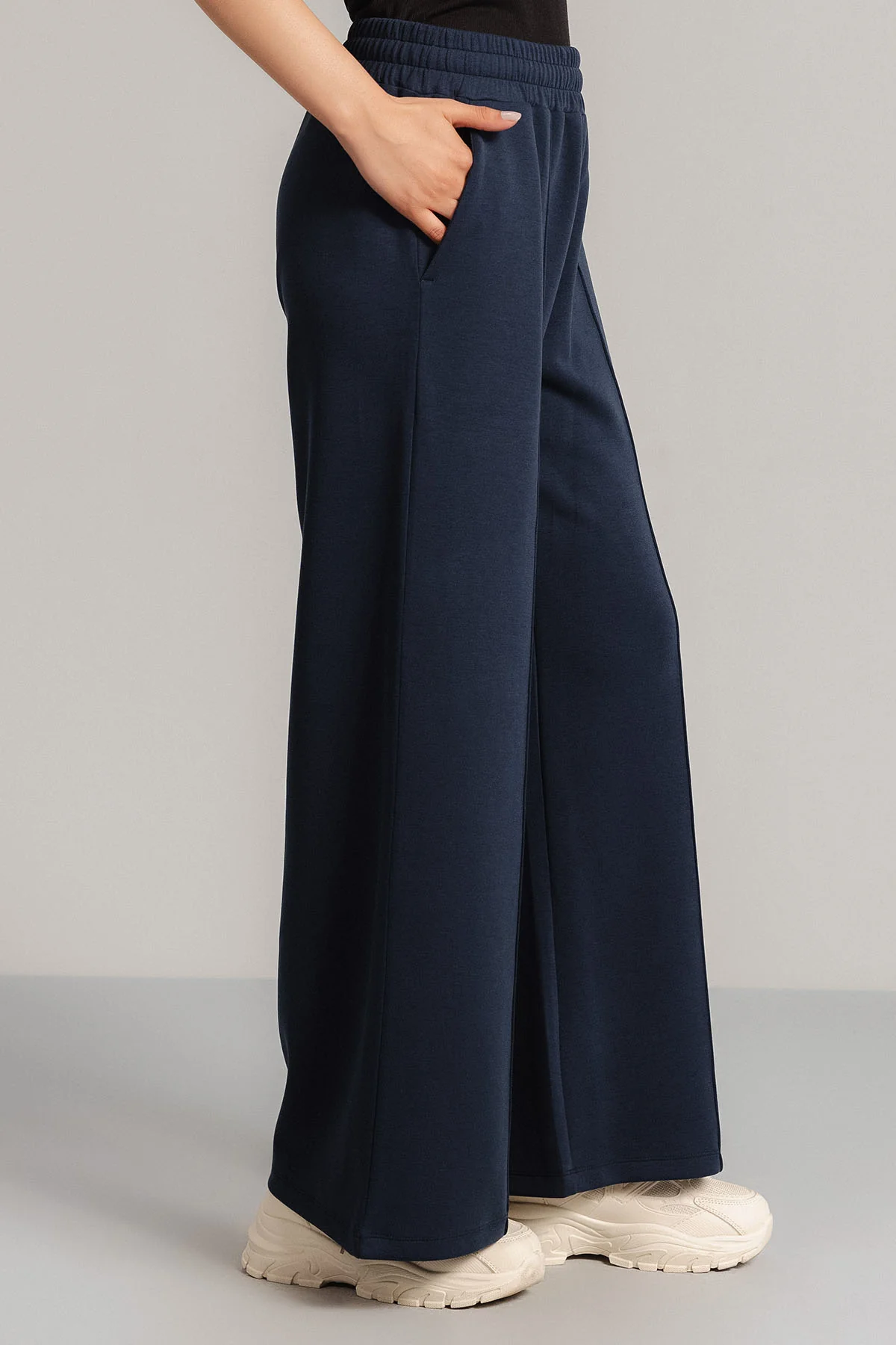 PLEATED WIDE TROUSER CLOUDLUX LIGHT - Image 6