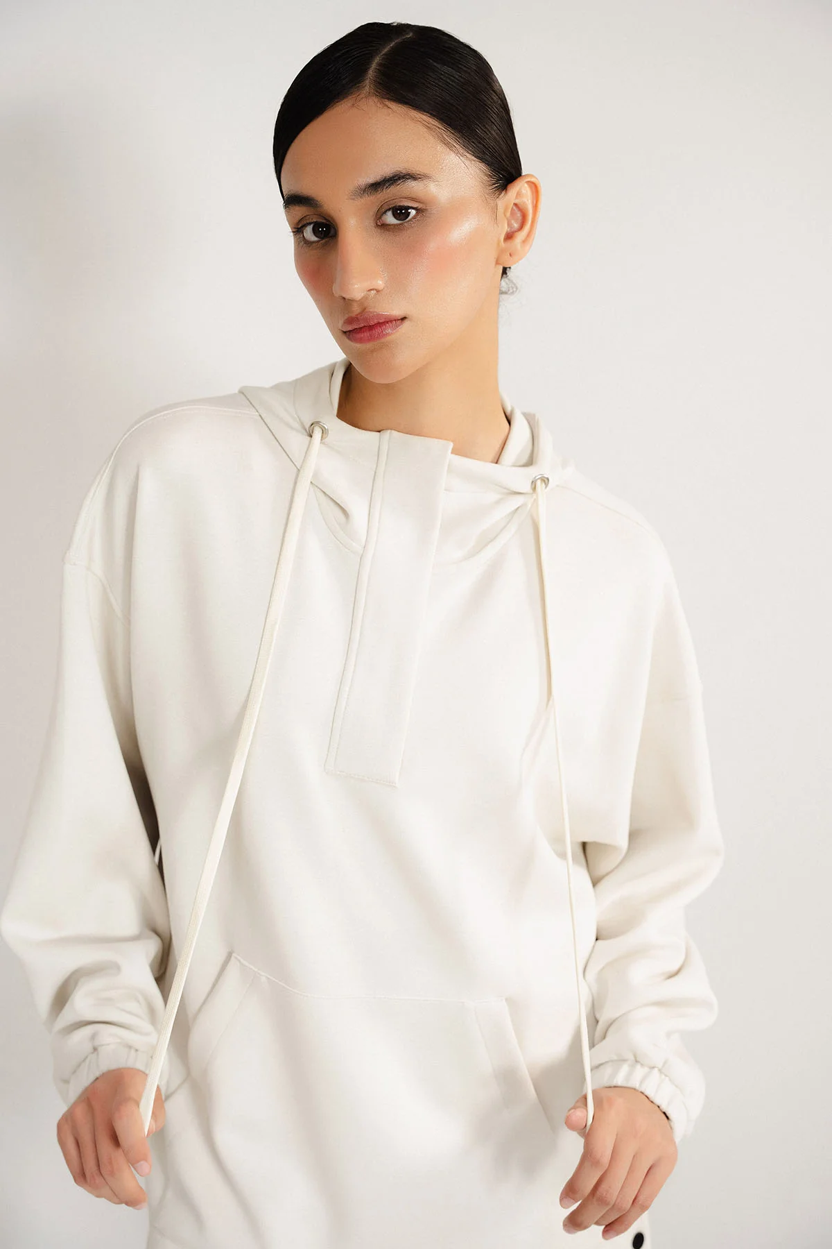 POCKET PULLOVER HOODIE CLOUDLUX LIGHT - Image 4