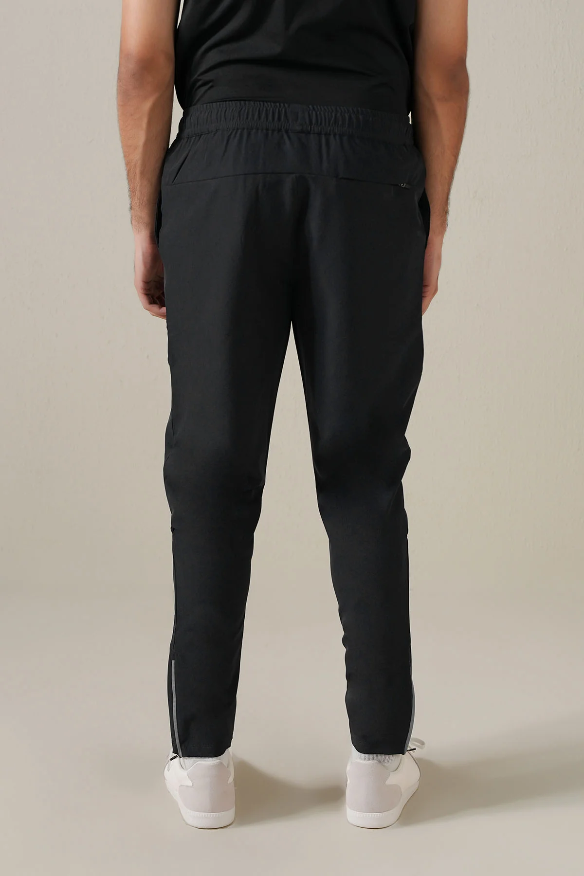 MEN REFLECT TAPERED TRACK PANTS - Image 6