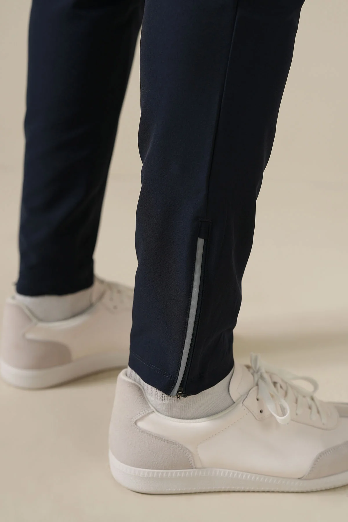 MEN REFLECT TAPERED TRACK PANTS - Image 5