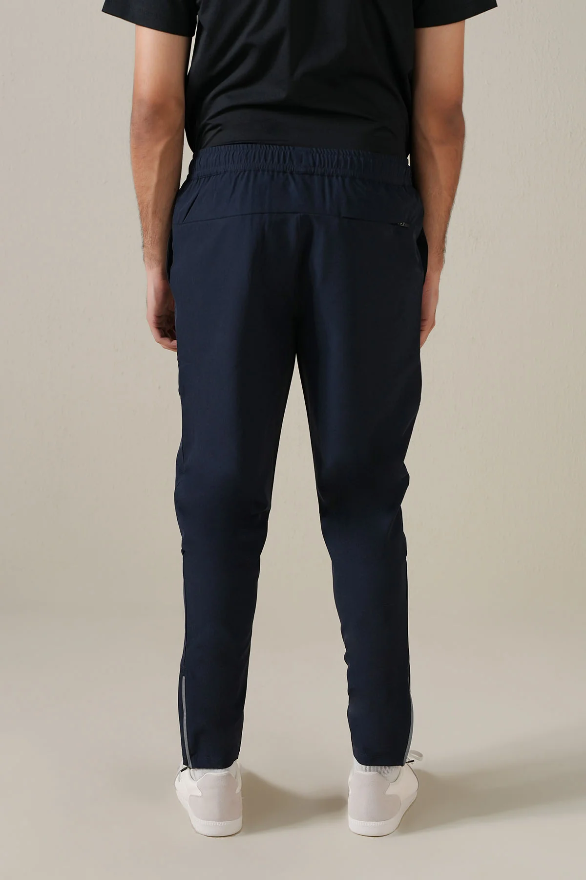 MEN REFLECT TAPERED TRACK PANTS - Image 6
