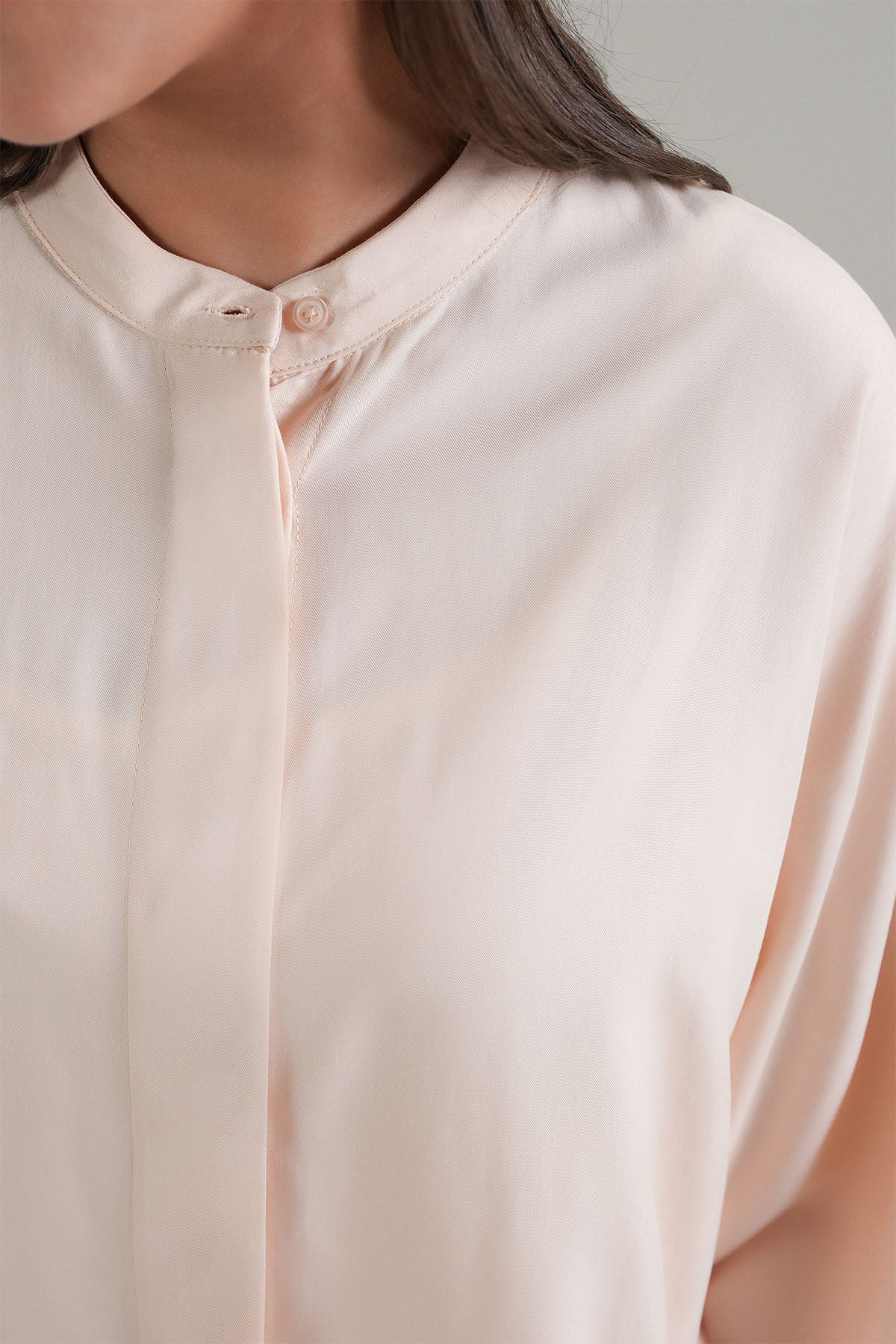 RELAXED BAND COLLAR SHIRT - Image 2