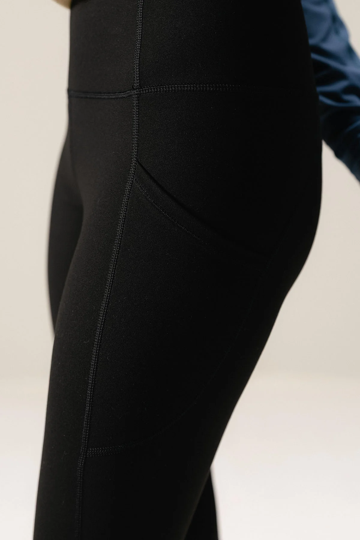 SOFT TOUCH ACTIVE POCKET LEGGINGS - Image 2