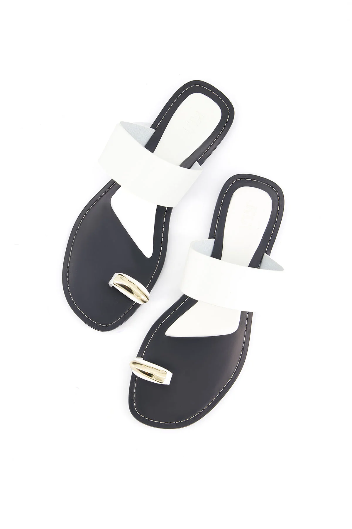 TOE RING FLAT SANDALS - Image 4