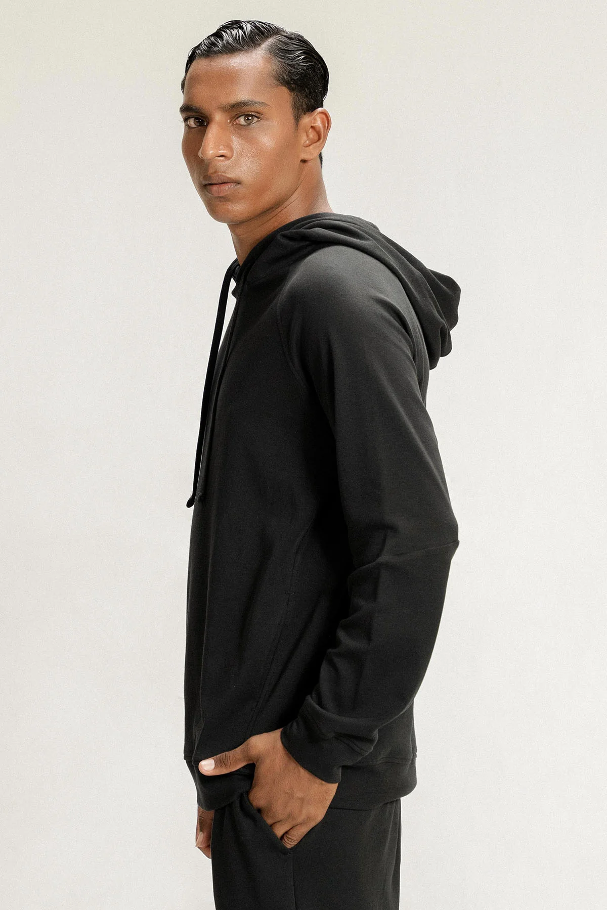 ULTRA LIGHT PULL OVER HOODIE - Image 4