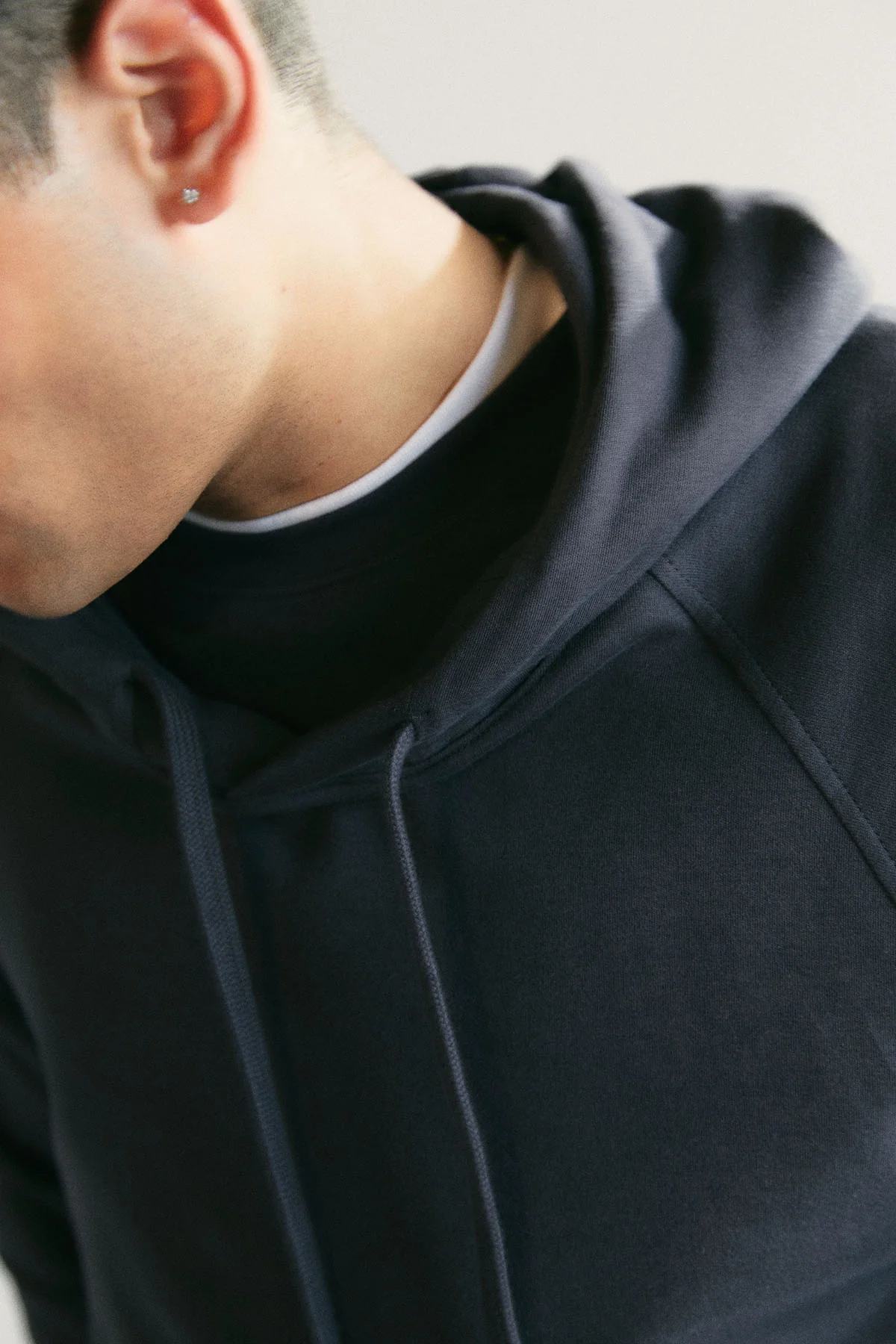 ULTRA LIGHT PULL OVER HOODIE - Image 4
