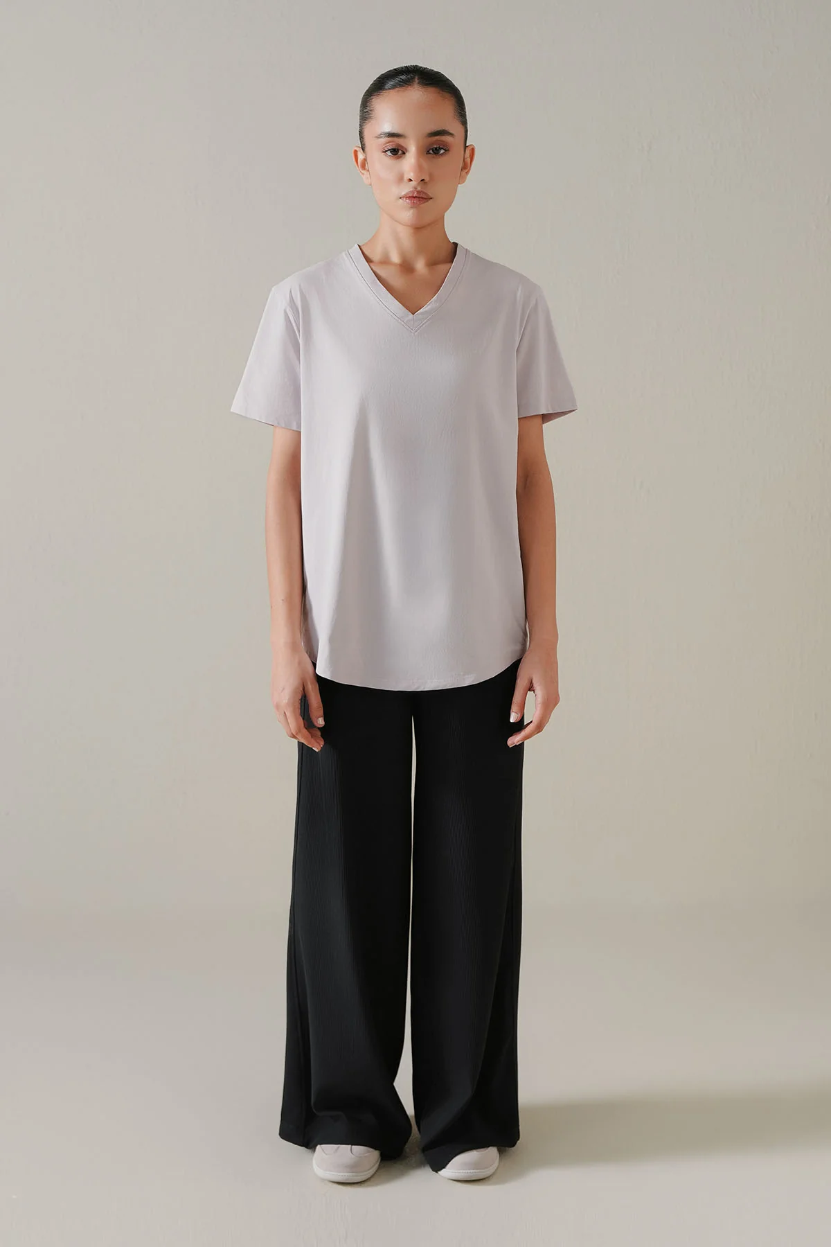 WOMEN ACTIVE V-NECK