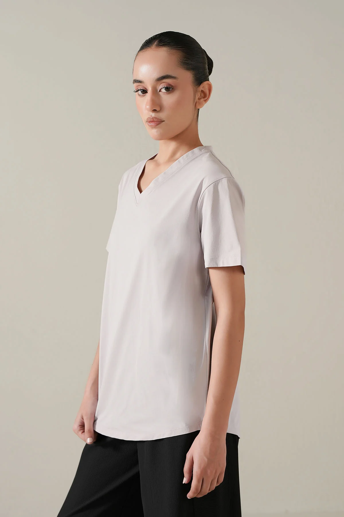 WOMEN ACTIVE V-NECK - Image 3