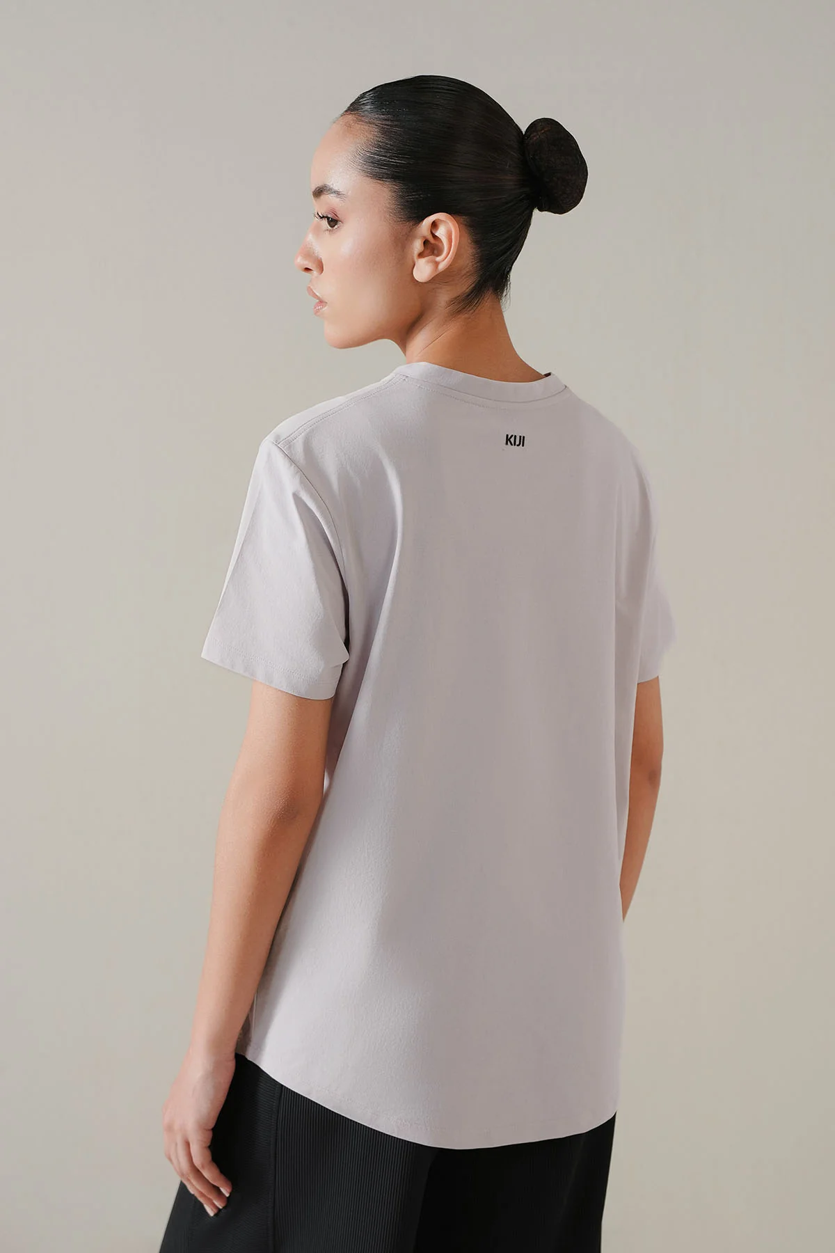 WOMEN ACTIVE V-NECK - Image 6