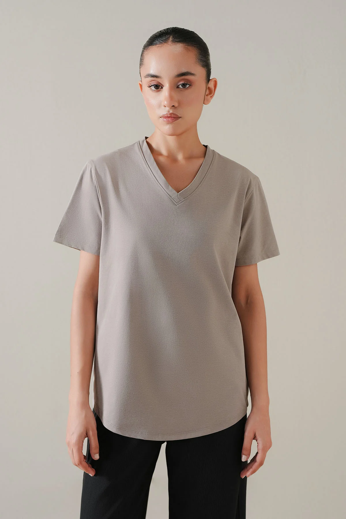 WOMEN ACTIVE V-NECK - Image 3
