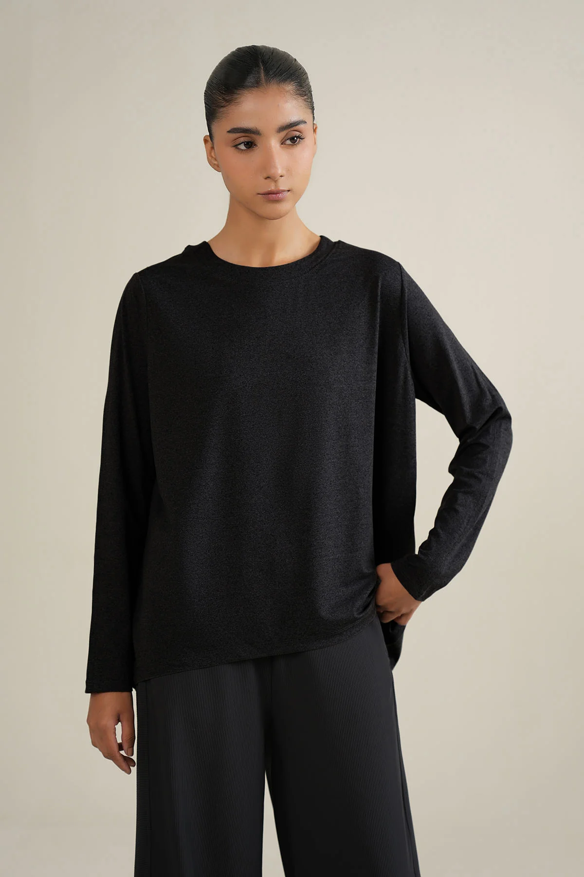 WOMEN WITH EASE TOP - Image 3